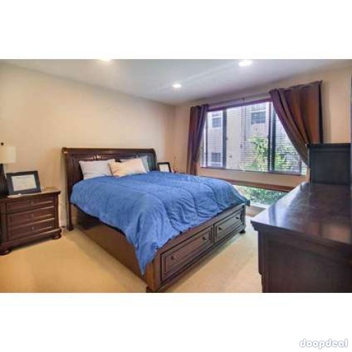 For Sale: 10609 Bloomfield St 205 in Toluca Lake