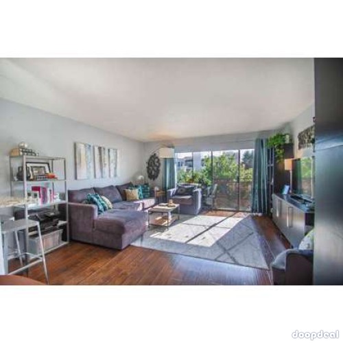For Lease: 10240 Camarillo in Toluca Lake